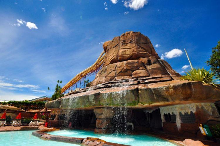 Piazza Diroma Acqua Park Hotel Caldas Novas Bagian luar foto