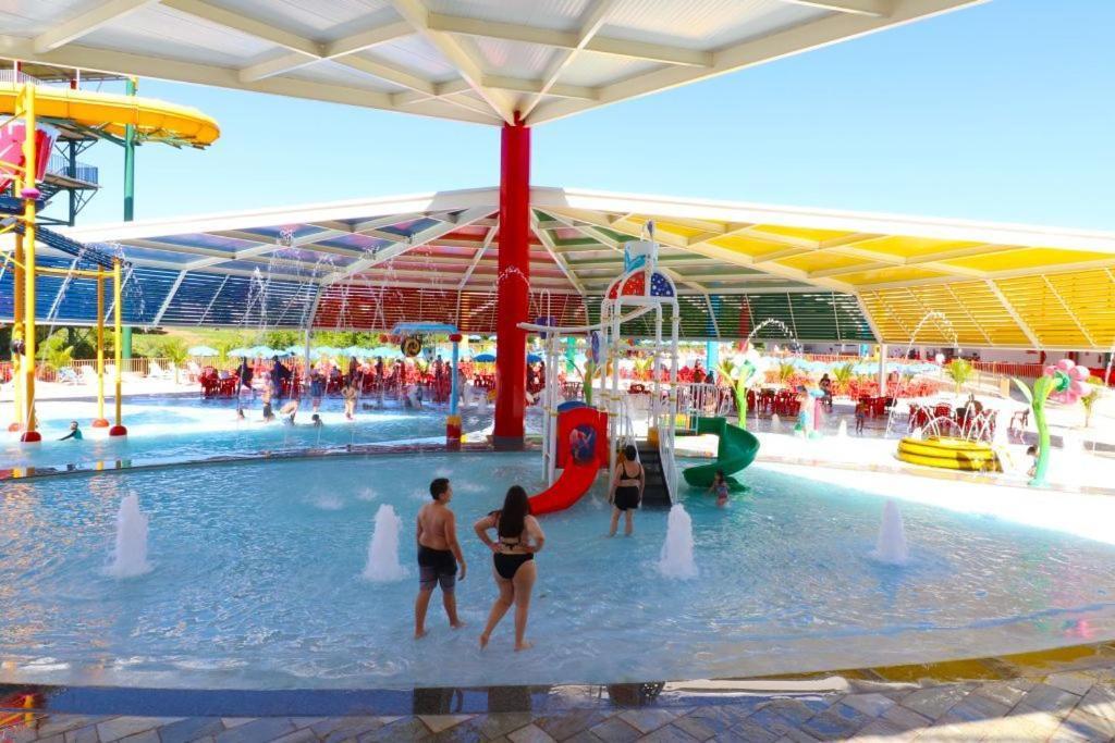 Piazza Diroma Acqua Park Hotel Caldas Novas Bagian luar foto